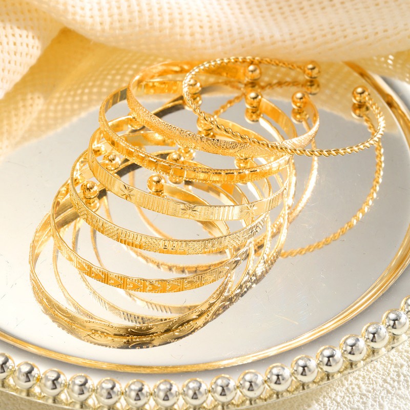 Vintage multi-layered diamond pattern bracelet